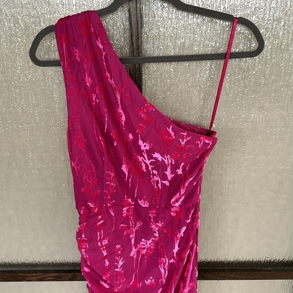 HUTCH One-Shoulder Ruched Velvet Dress XS NWOT - Picture 5 of 13